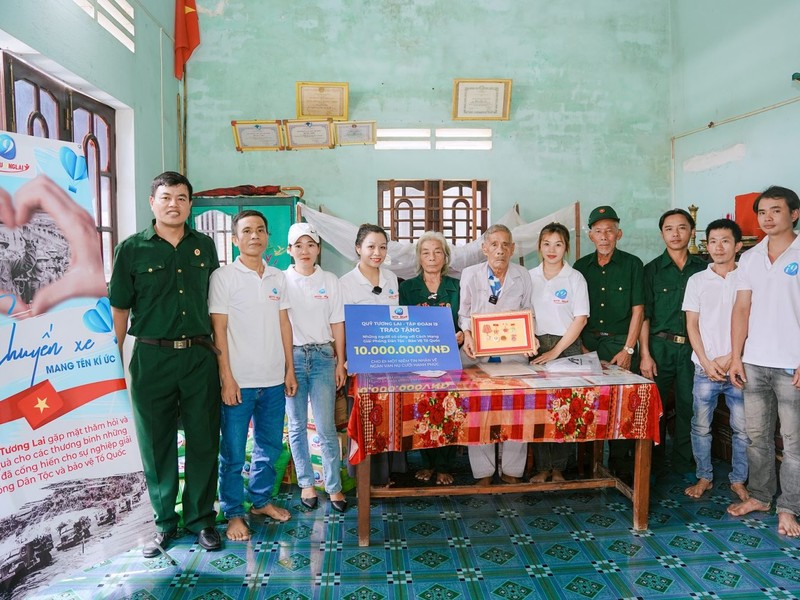 Sự kiện Quốc Khánh với cờ và không khí lễ hội tại 888b